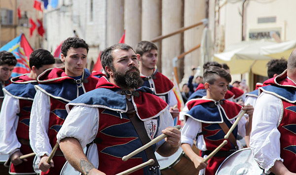 Optocht in Assisi mei 2016